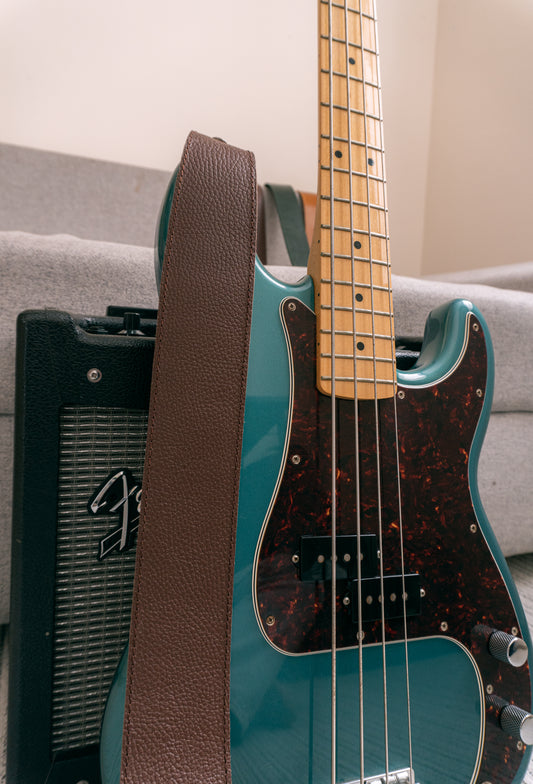 LEATHER STRAP CAFÉ