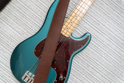 LEATHER STRAP CAFÉ